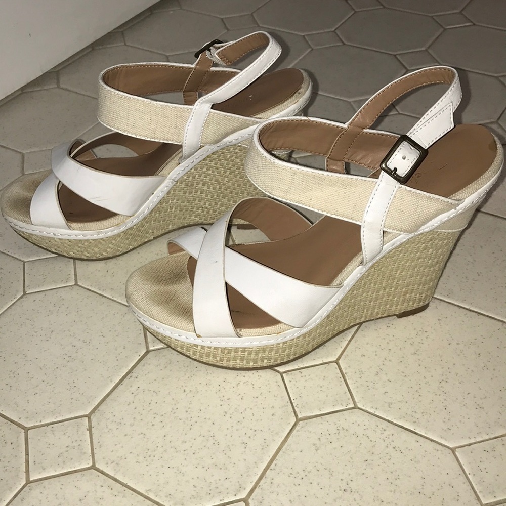 White Wedges